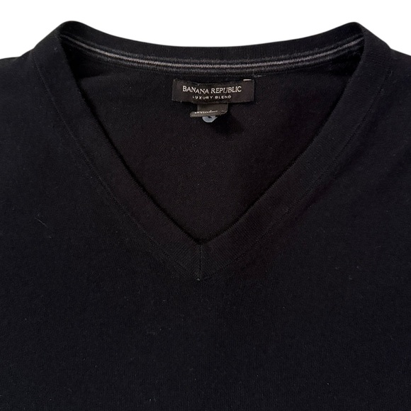 Two Banana Republic Silk-Blend V-Neck Pullover Sweaters Beige/Navy Blue Large - Picture 10 of 13